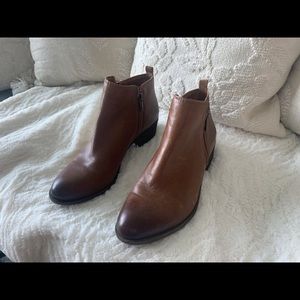 Lucky brown booties